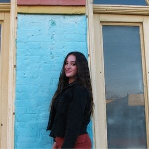 Meet your Posher, Lillian